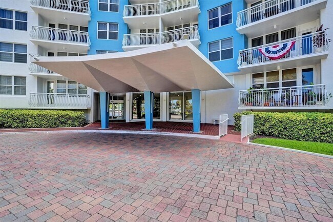 Building Photo - 301 N Ocean Blvd