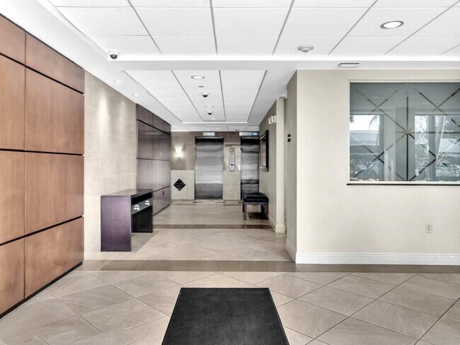 Building Photo - 4200 N Ocean Dr