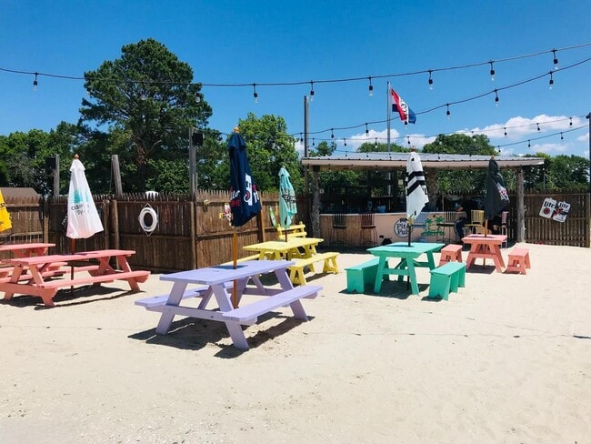 Building Photo - 8034 Riverview Rd