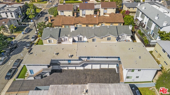 Building Photo - 2009 Carnegie Ln