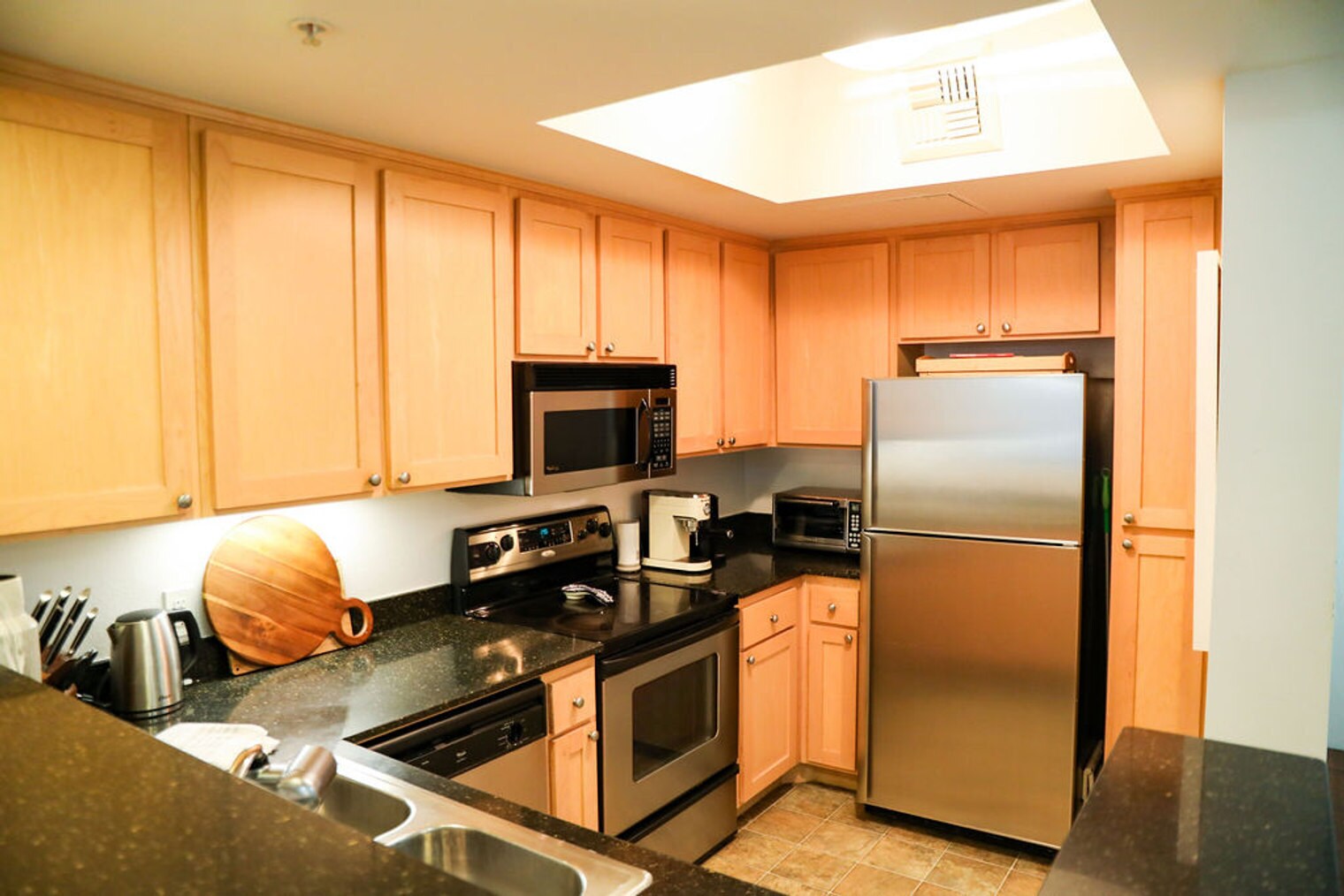 Building Photo - 2419 Fifth Ave