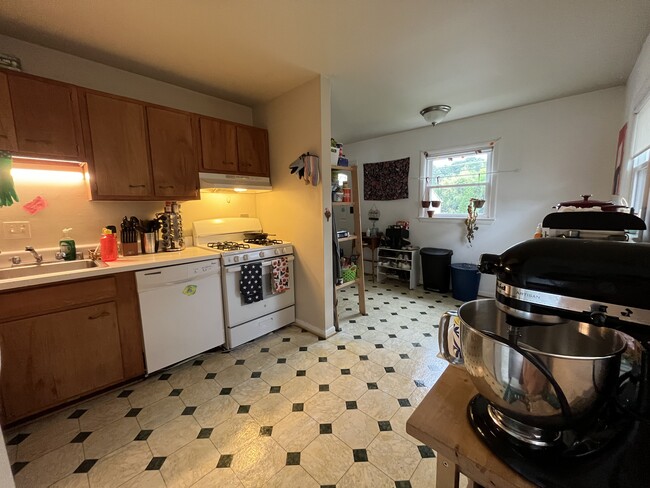 kitchen - 8711 36th Ave