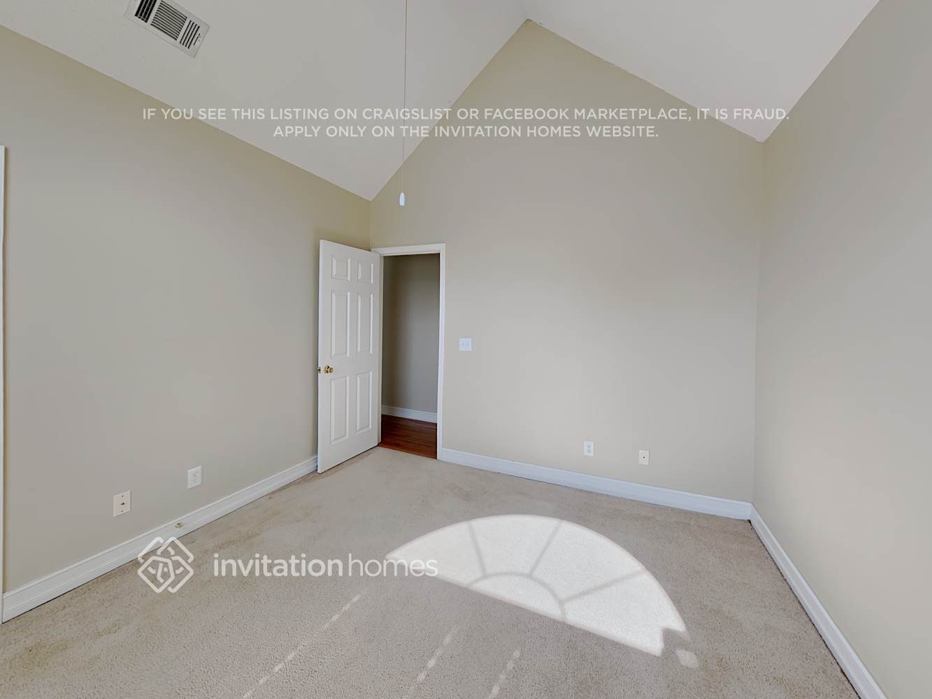 Building Photo - 1121 Sutton Dr
