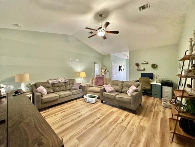 Building Photo - 349 Fir Ave