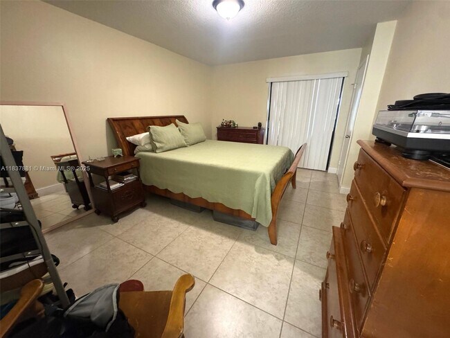 Building Photo - 3817 Cocoplum Cir
