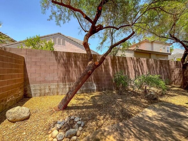 Building Photo - **COMING SOON 07/18/2025**UPDATED 4 Bedroo...