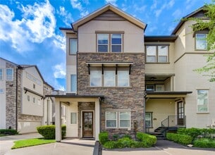 Building Photo - 2661 Fountain Key Blvd