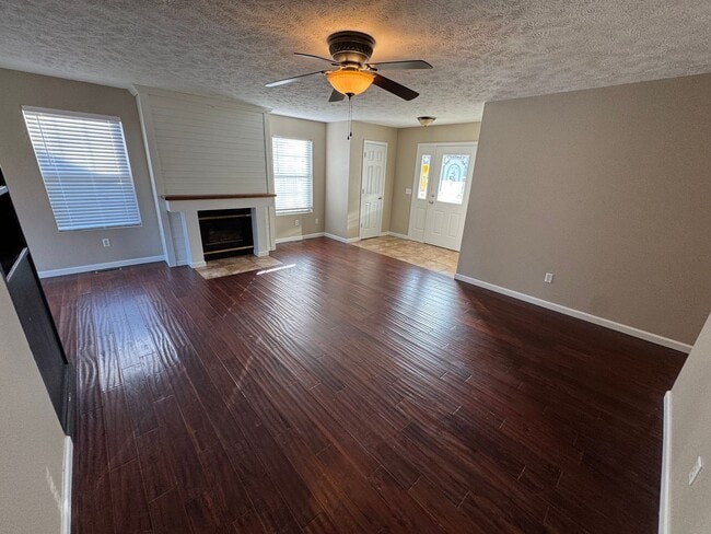 Building Photo - 404 N.Hightower Ave
