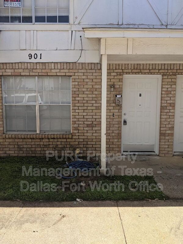 Primary Photo - 901 S Mesquite St