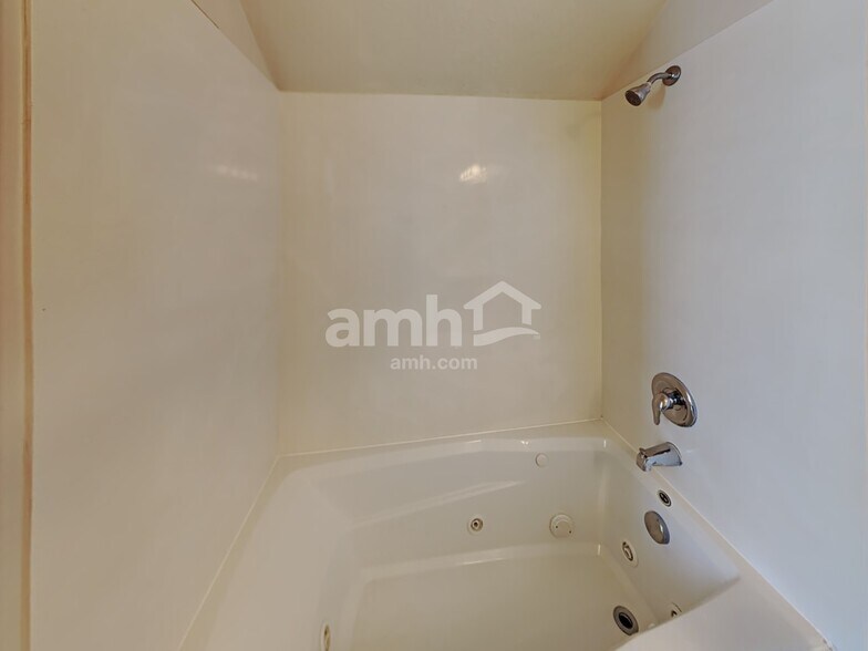 Building Photo - 7658 Snowy Owl Rd