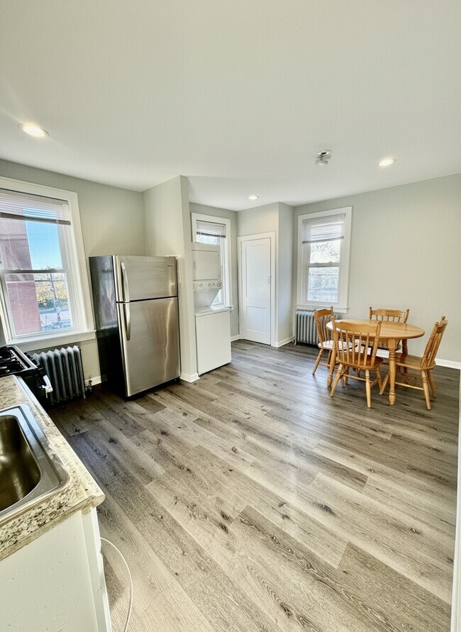 Building Photo - 5388 Hazelhurst St