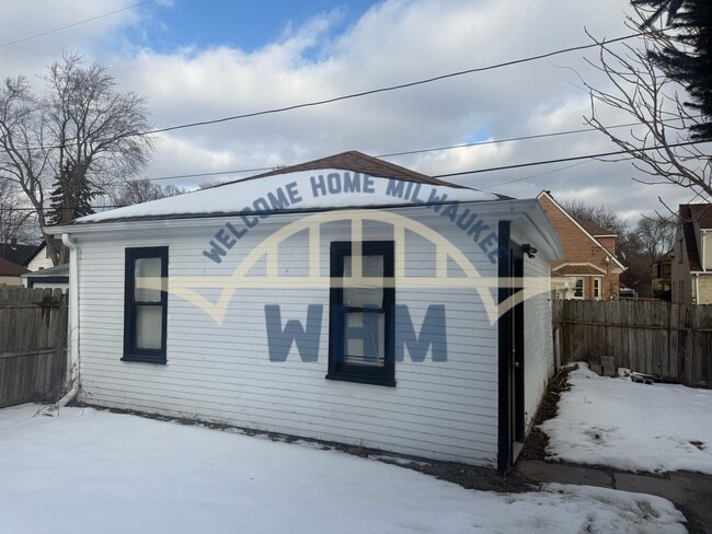 Building Photo - 3602 N 41st St