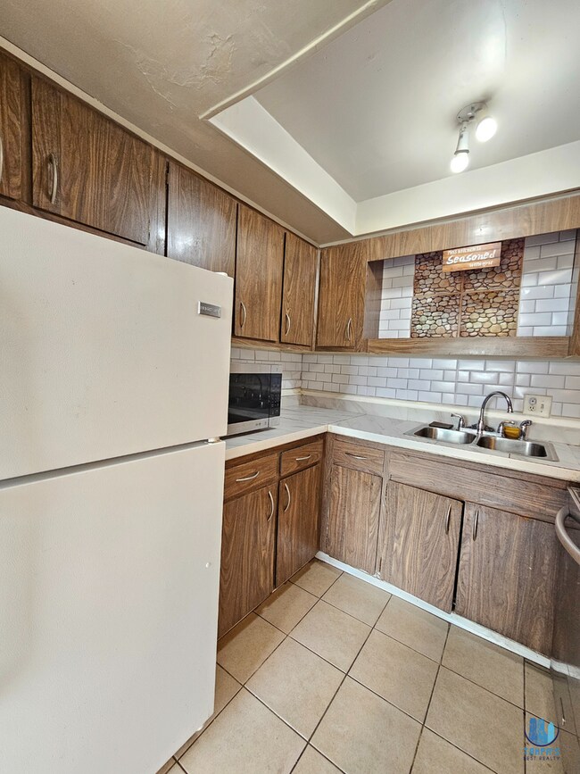 Building Photo - 7610 W Powhatan Ave