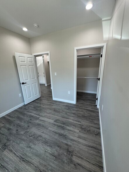 Building Photo - 10748 De Haven Ave