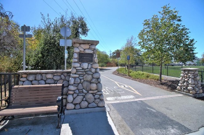 LG Creek Trail - 347 Bautista Pl
