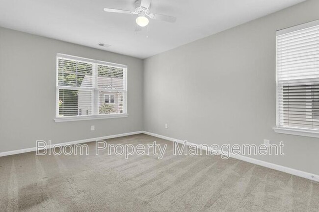 Building Photo - 4995 Hay Bale Ct