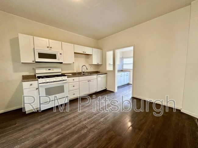 Building Photo - 828 Walbridge St
