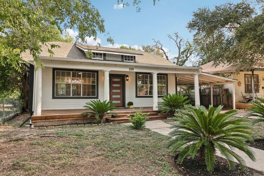 Building Photo - 1119 W Huisache Ave