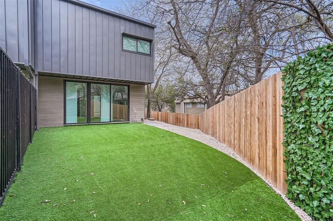 Building Photo - 2203 Walsh Tarlton Ln