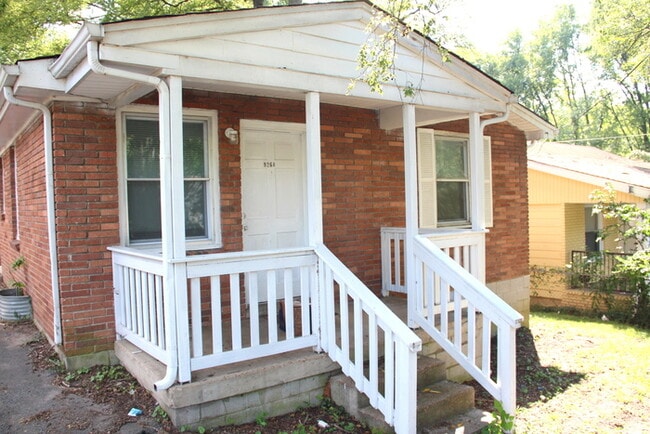 Building Photo - East Nashville 2 Bedroom / 1 Bath Duplex -...