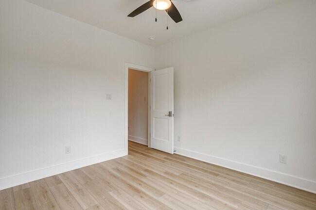 Building Photo - 2345 Benbrook Blvd
