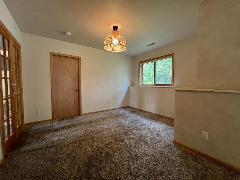 Office or Game Table area - 118 S Shannon Dr
