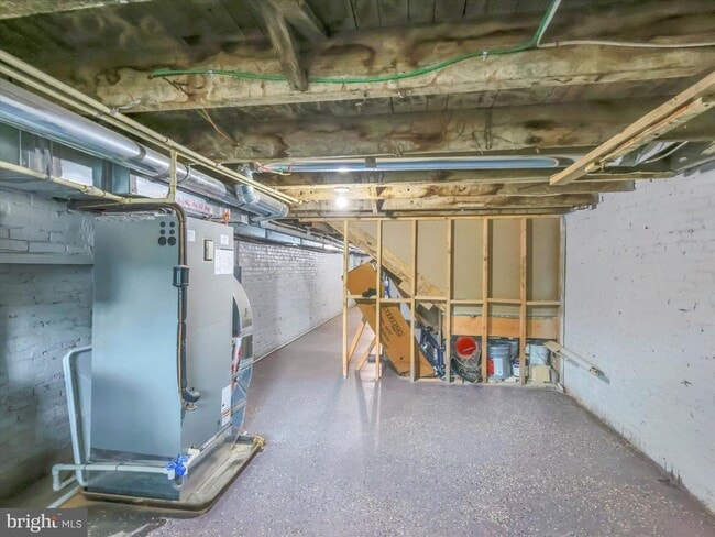 Building Photo - 555 Presstman St