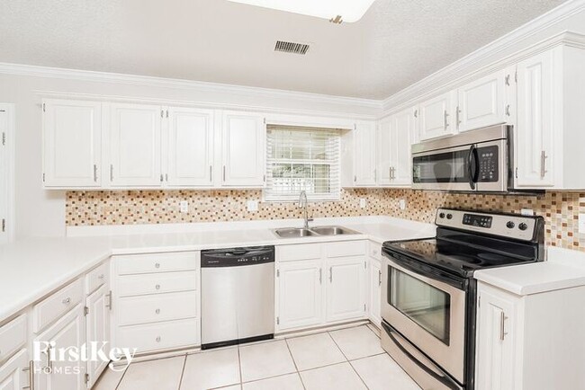 Building Photo - 217 Brookhollow Dr