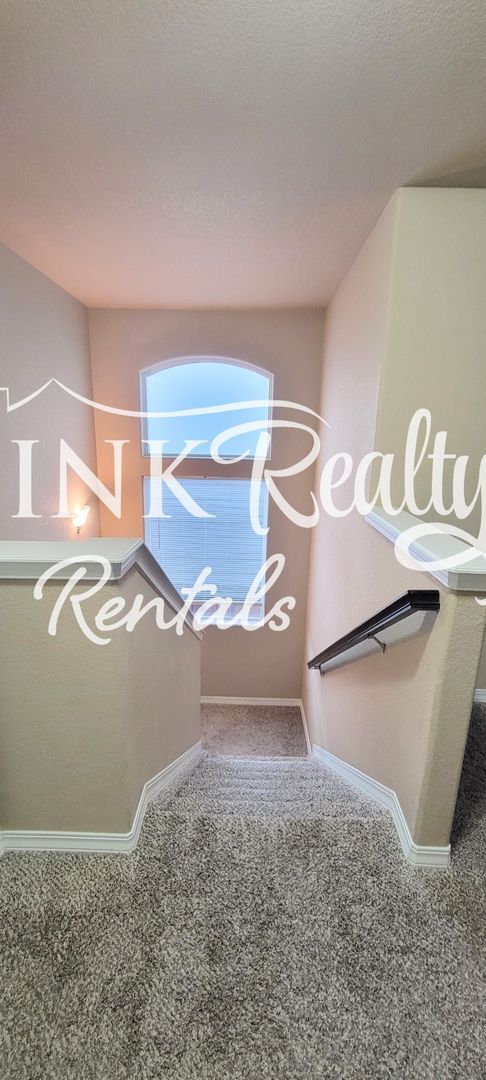 Building Photo - 9527 Desert Lily Cir