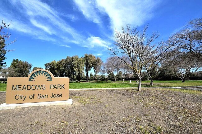 Building Photo - 4407 Jonquil Dr