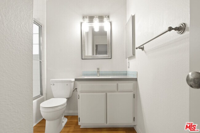 Building Photo - 249 Alpine St