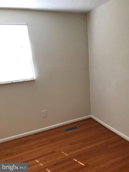 Building Photo - 3288 Wyndale Ct