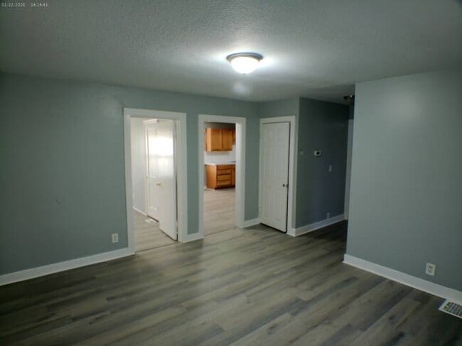 Building Photo - Charming 4-bedroom and 2 full baths home located in Independence, MO.