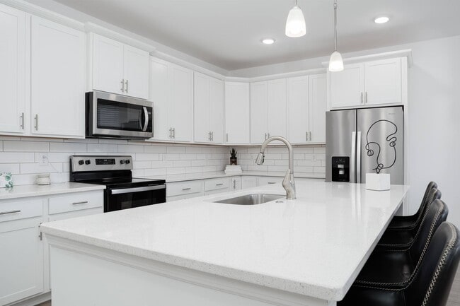 Building Photo - Hartman Hill