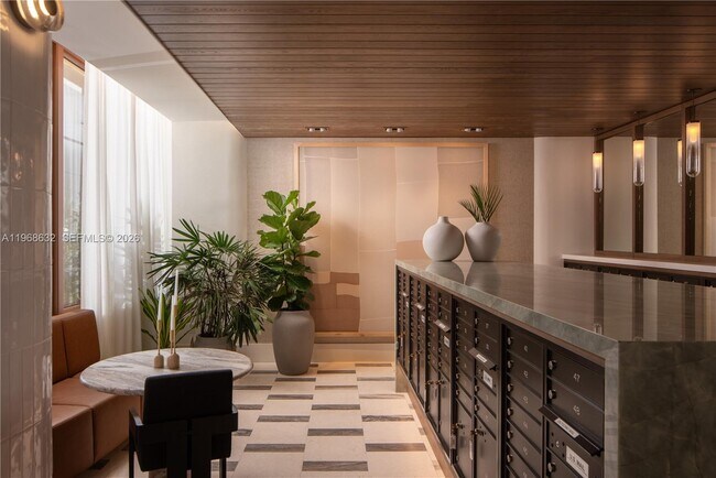 Building Photo - 3900 Alton Rd