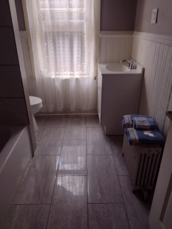 Building Photo - 869 Kenneth Ave