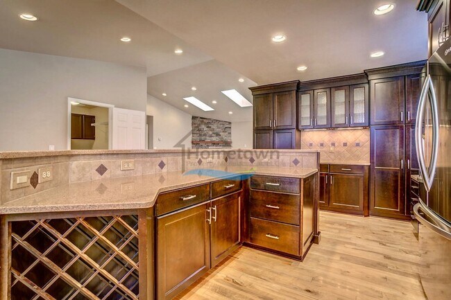 Building Photo - 2656-Square Foot Home with 4 Beds and 3 Ba...