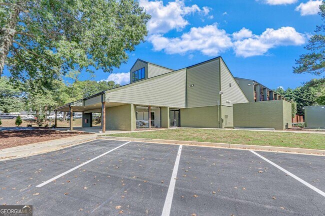 Building Photo - 710 Jesse Jewell Pkwy SE