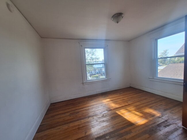 Building Photo - Come see your new home!