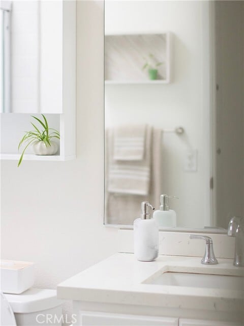 Building Photo - 2052 S June Pl