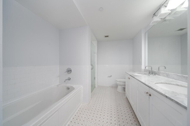 Building Photo - 700 Grove St