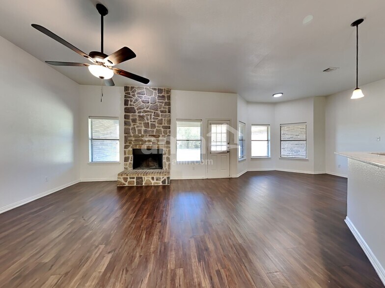 Building Photo - 101 Westend Ln