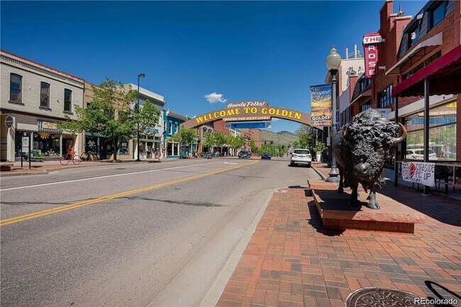 Building Photo - 1221 Illinois St