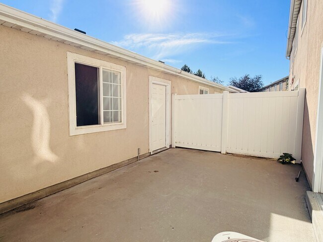 Building Photo - 113 Penhurst Pl