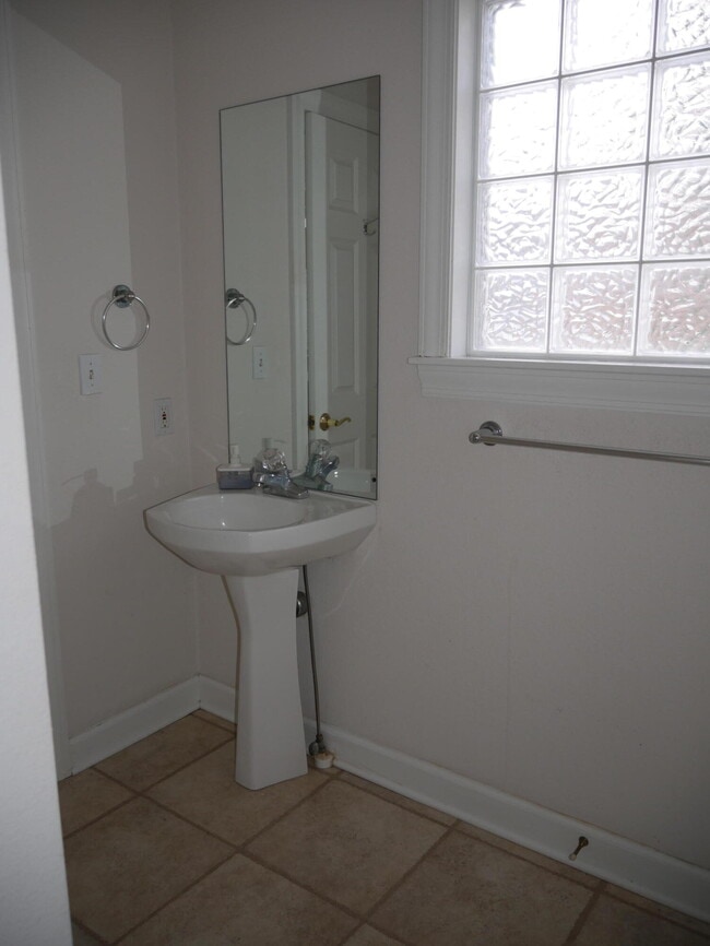 Building Photo - 5105 Forum Blvd