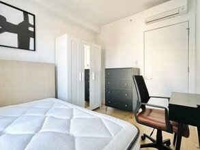 Building Photo - Furnished room/NOT APARTMENT