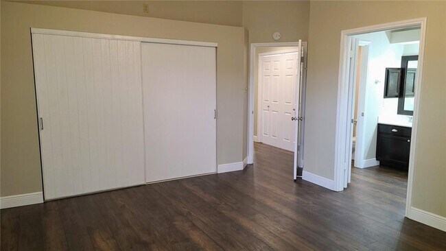 Building Photo - 2517 Jacqueline Dr