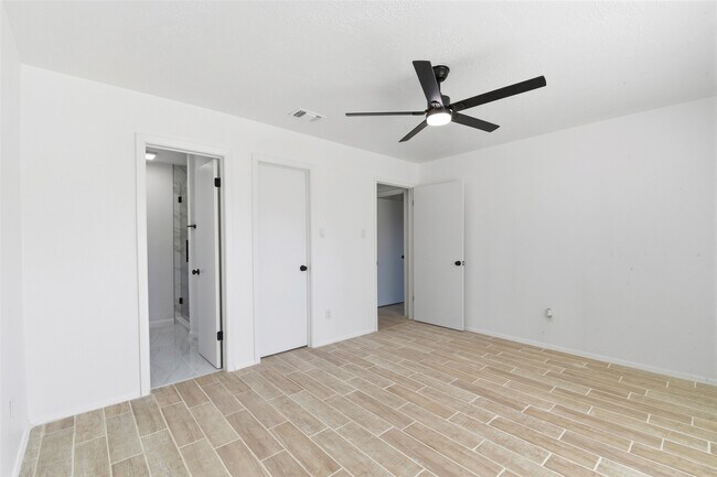 Building Photo - 16318 Cypress Point Dr