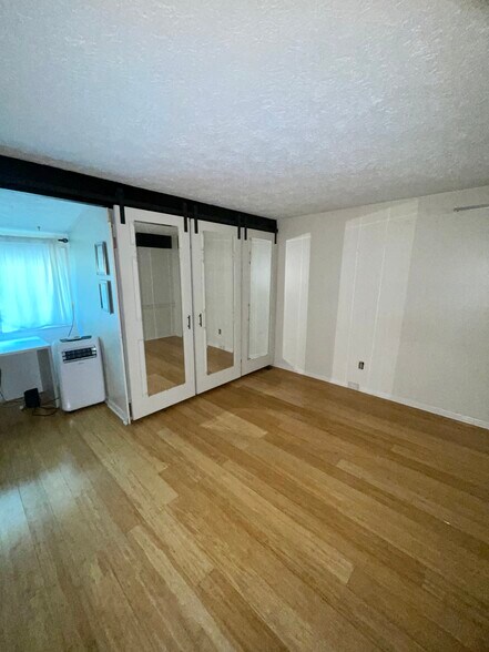 Upstairs Master Bedroom - 205 E Jolly Rd