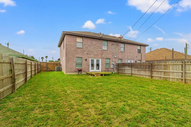 Building Photo - 316 E Monroe St